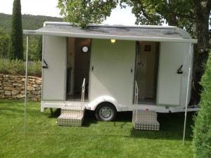 Caravane Prestige Bio Sanitaire Location