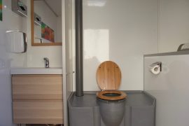 Caravane sanitaire confort location toilettes chimiques Bouches du Rhône