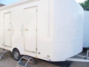 location-caravane-sanitaires-premium-vaucluse